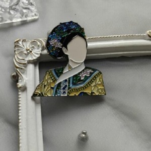 classic Qing Dynasty elegent figure badge soft enamel court pins