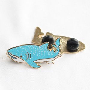 Custom Cheap Enamel Pin Manufacturer No Minimum Fashion Hard Enamel Lapel Pin