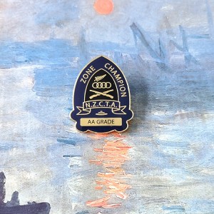 High Quality Custom Crafts Hard Enamel Foot Ball Lapel Pin kanggo Hadiah