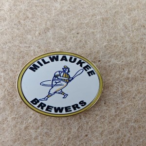 MILWAUKEE BREWERS baseball  fans memorabilia circle pins