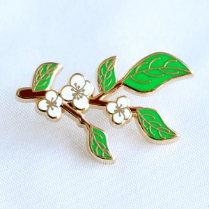 China Zinc alloy Enamel Lapel Pins Factory Wholesale Custom Metal Badge Hard Enamel Lapel Pins