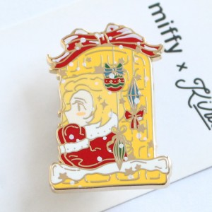 High quality manufacturer customization wholesale lapel pins pearl soft enamel pin