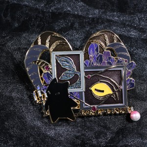 custom cat eye and transparent with sandblast black cat hard enamel pin