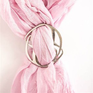 Various Style Elegant Scarf Buckle Rings Colorful Camellia Pearl Brooch Crystal Silk Scarf Ring Jewelry for Women Custom Scarf Clip