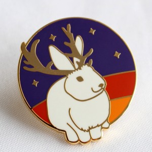 China manufacturer custom high quality glitter pins with 3D effect cute metal hard enamel red glowin the dark