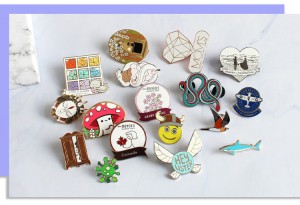 Custom hot sale badge hard enamel nga adunay packaging pin lapel manufacturer nga walay minimum