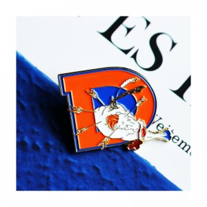 Soosaaraha Xirfadlaha Gaarka ah Tayada Sare ee Adag Anime Enamel Pin calaamad biinanka caanka ah ee biinanka