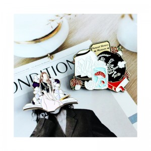 Soosaaraha Xirfadlaha Gaarka ah Tayada Sare ee Adag Anime Enamel Pin calaamad biinanka caanka ah ee biinanka